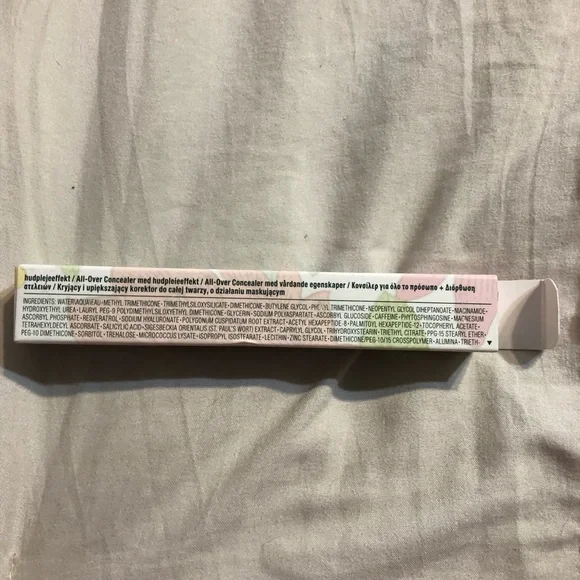 Clinique Even Better Concealer in Bone - Picture 3 of 4